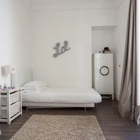 Avenue Foch Iv By Onefinestay *